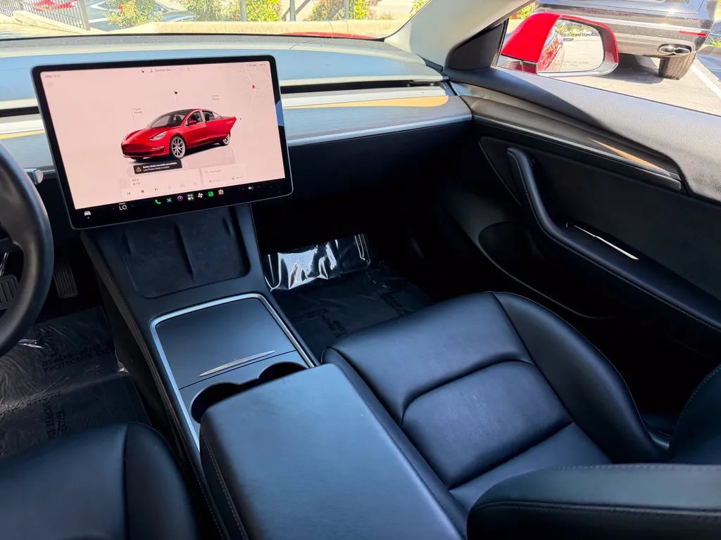 Tesla Model 3 photo 41
