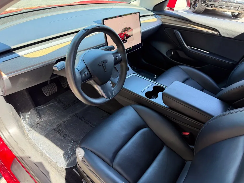 Tesla Model 3 photo 23