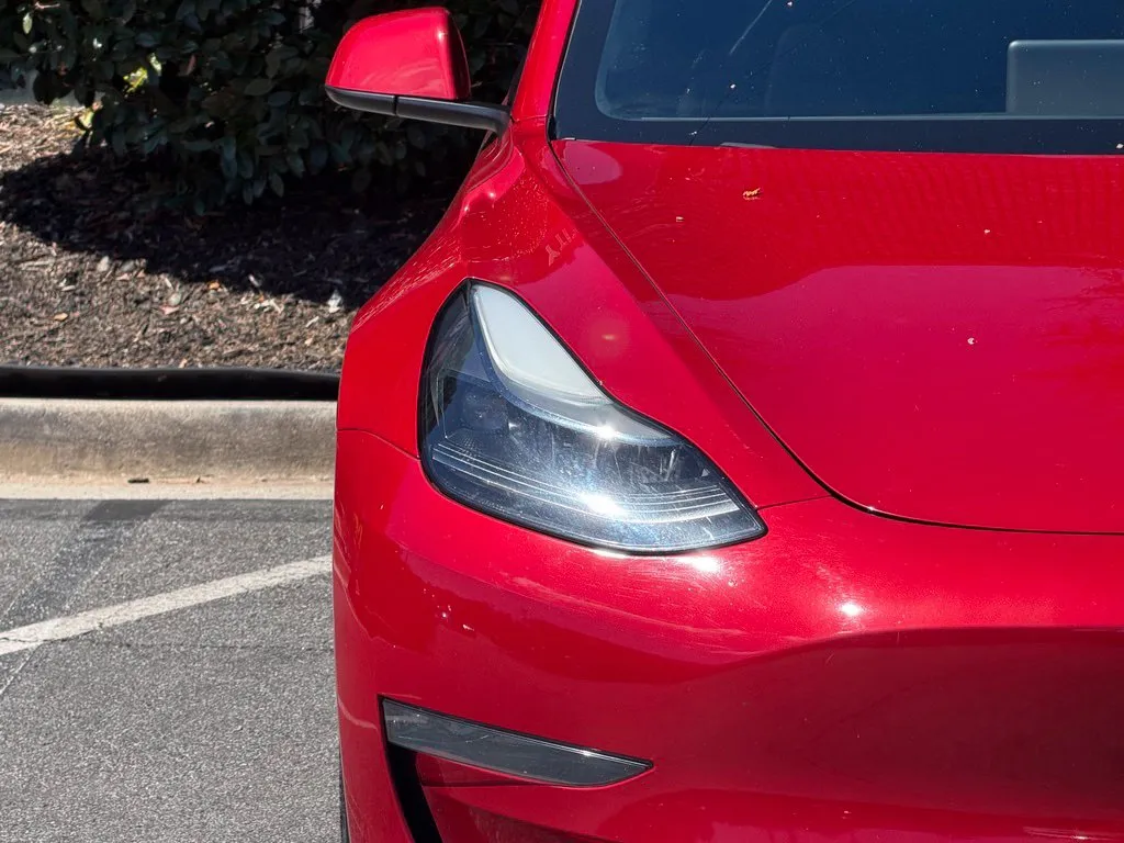 Tesla Model 3 photo 4