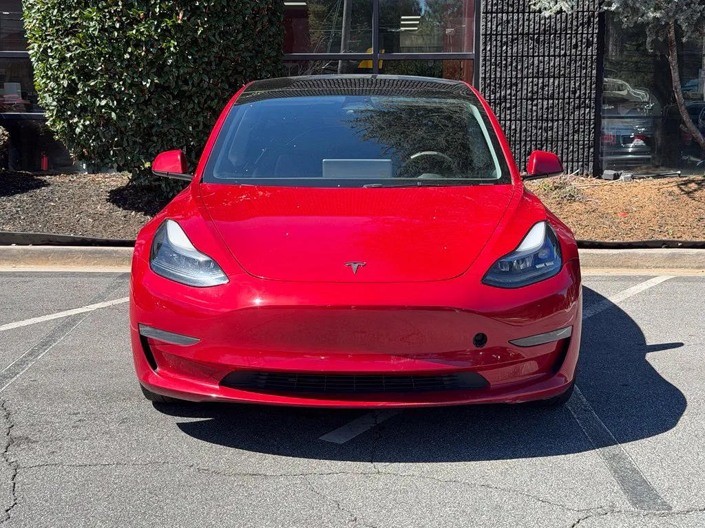 Tesla Model 3 photo 3