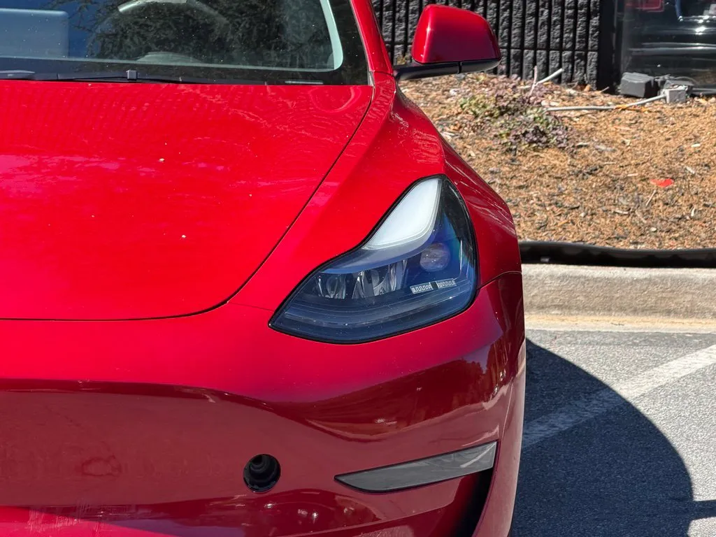 Tesla Model 3 photo 5