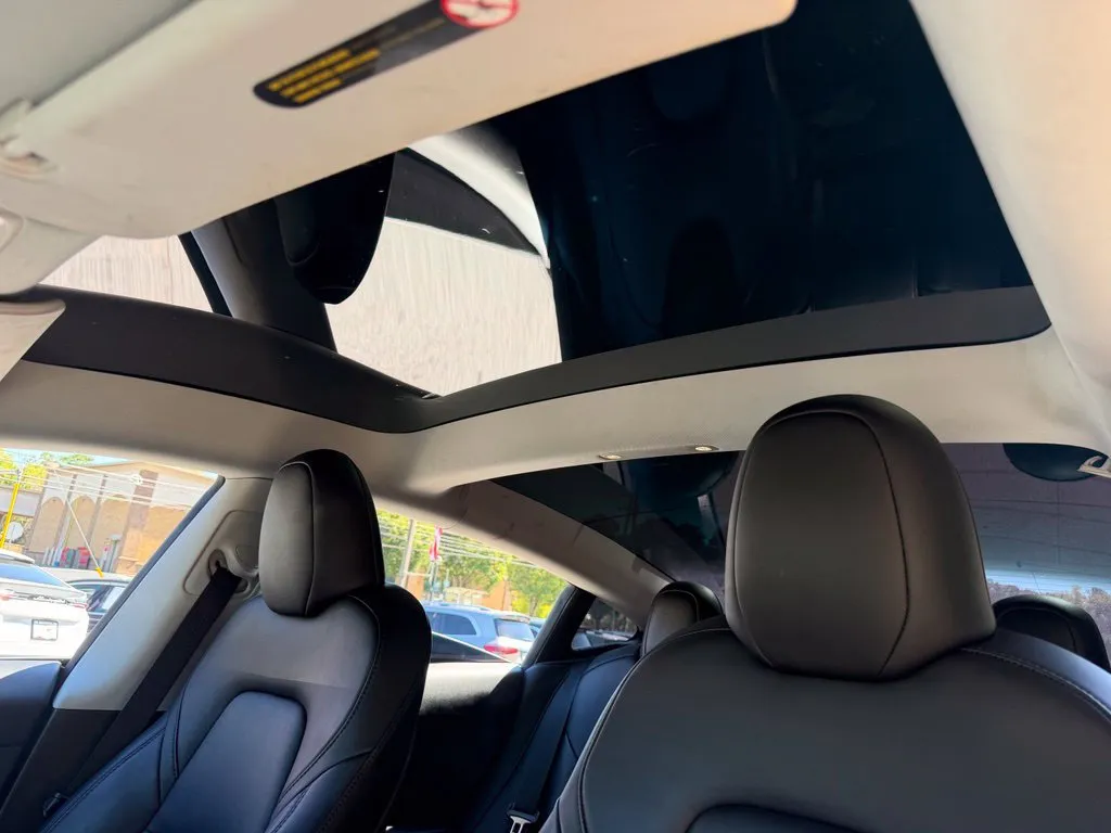 Tesla Model 3 photo 49