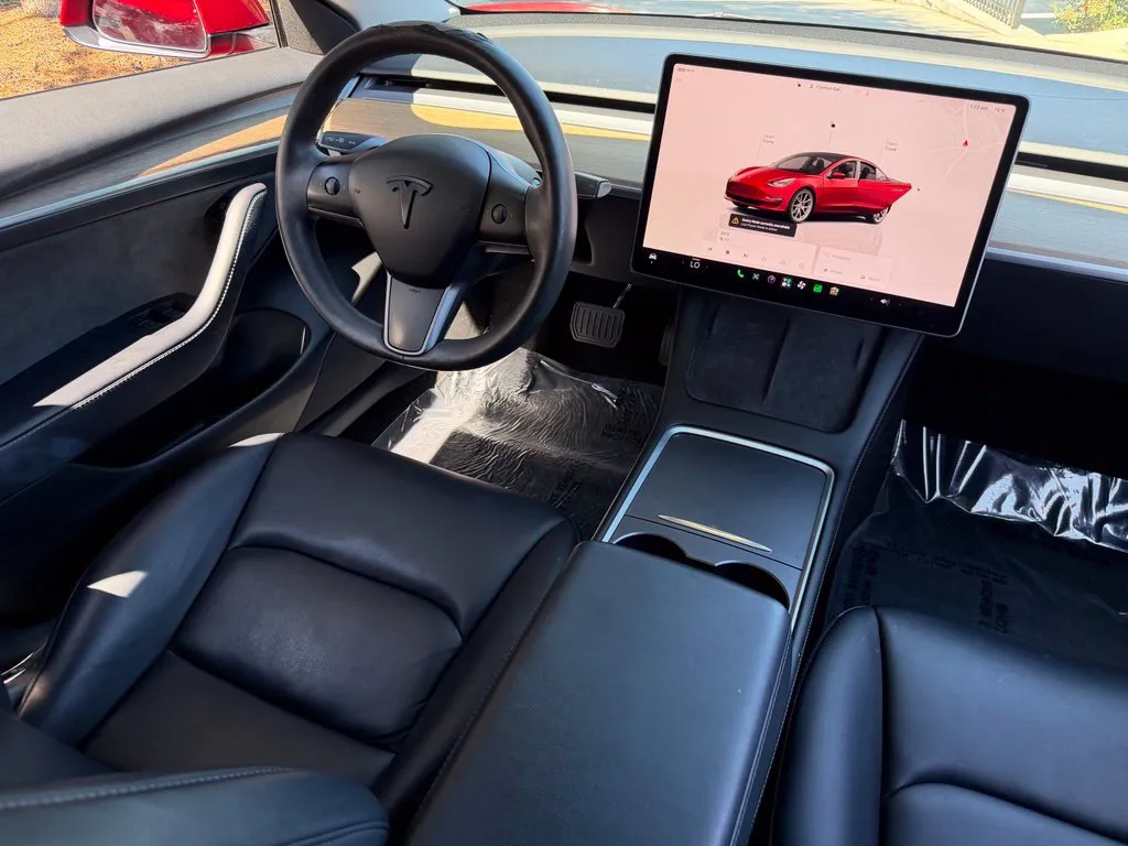 Tesla Model 3 photo 40