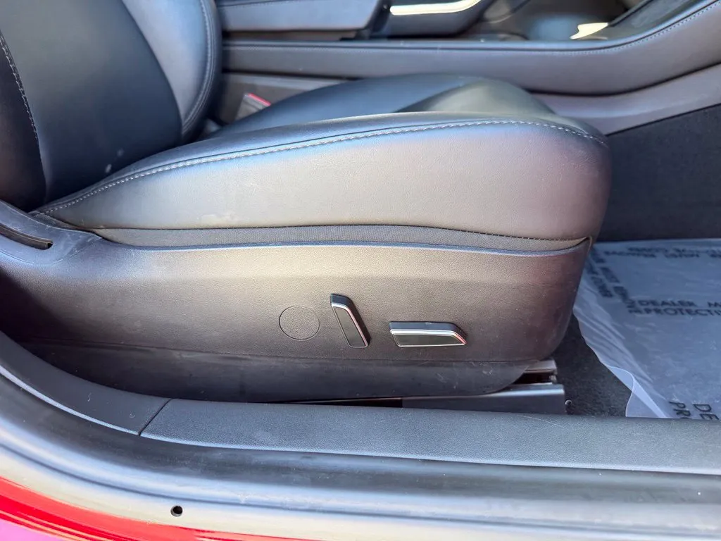 Tesla Model 3 photo 33