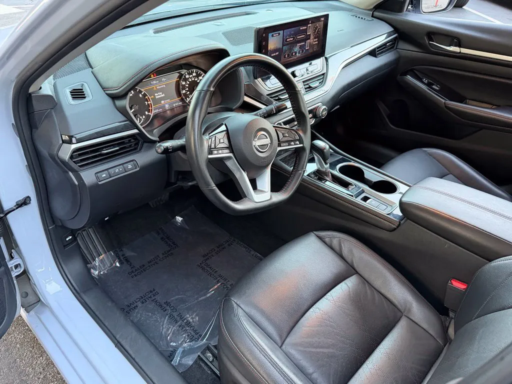 Nissan Altima photo 23