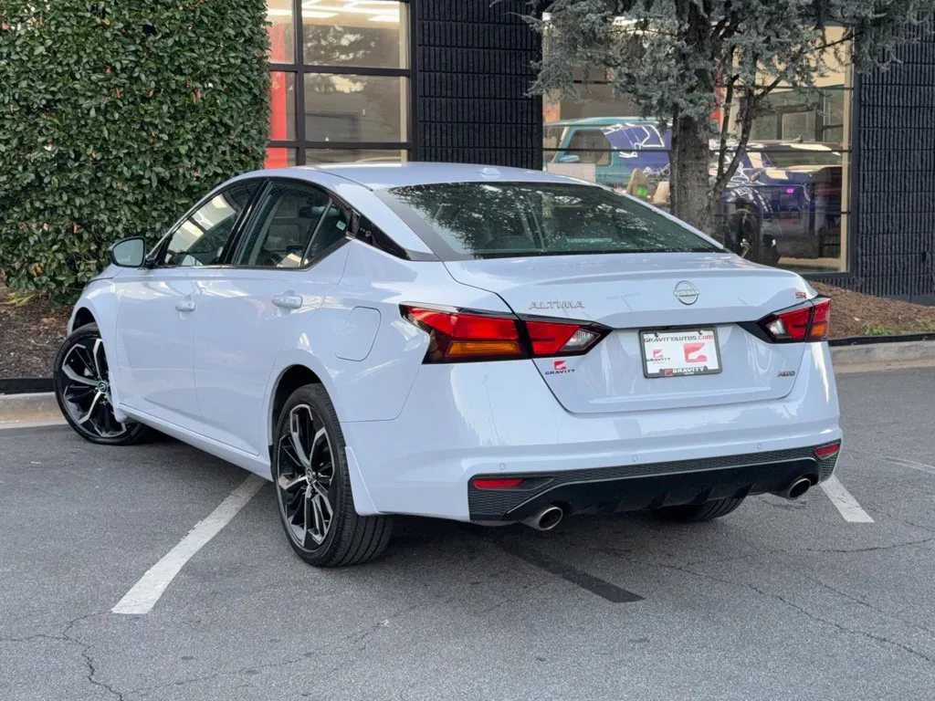 Nissan Altima photo 18