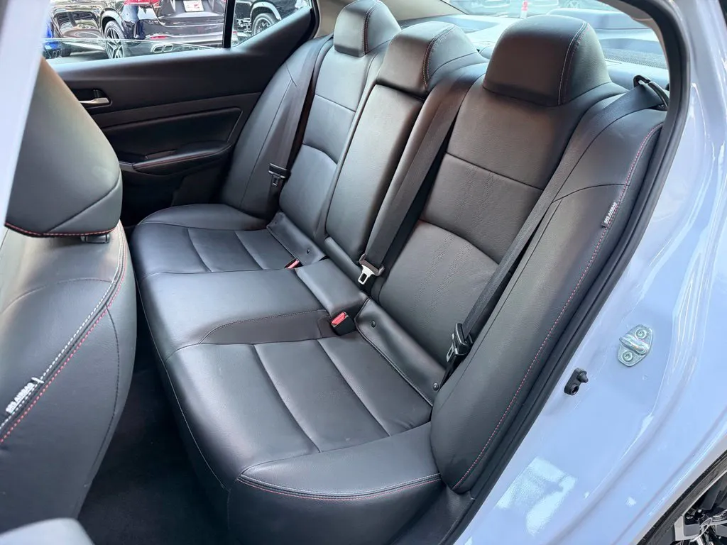 Nissan Altima photo 31