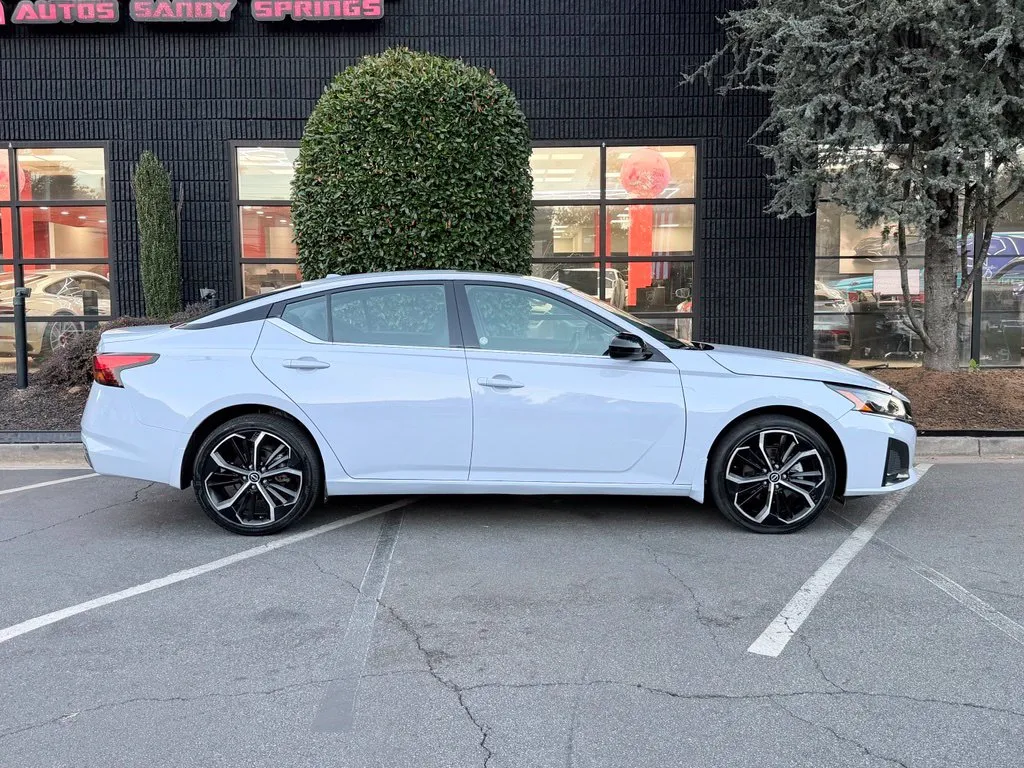 Nissan Altima photo 20