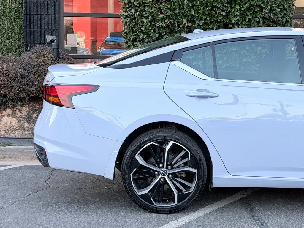 Nissan Altima photo 21