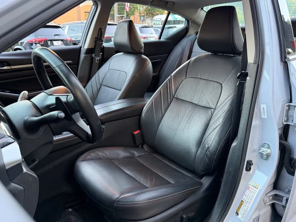 Nissan Altima photo 25