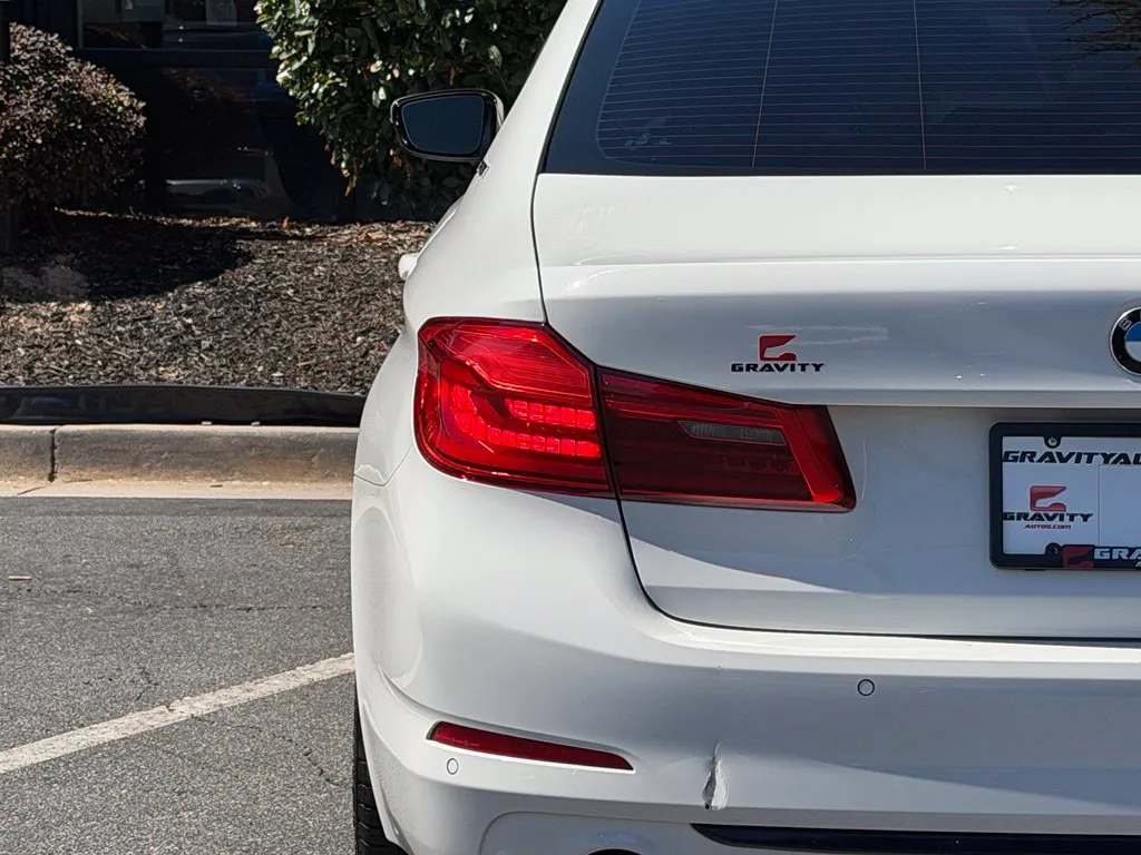 BMW 5 Series photo 15