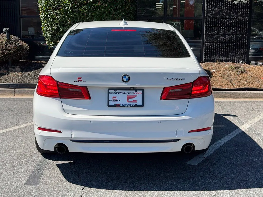 BMW 5 Series photo 14