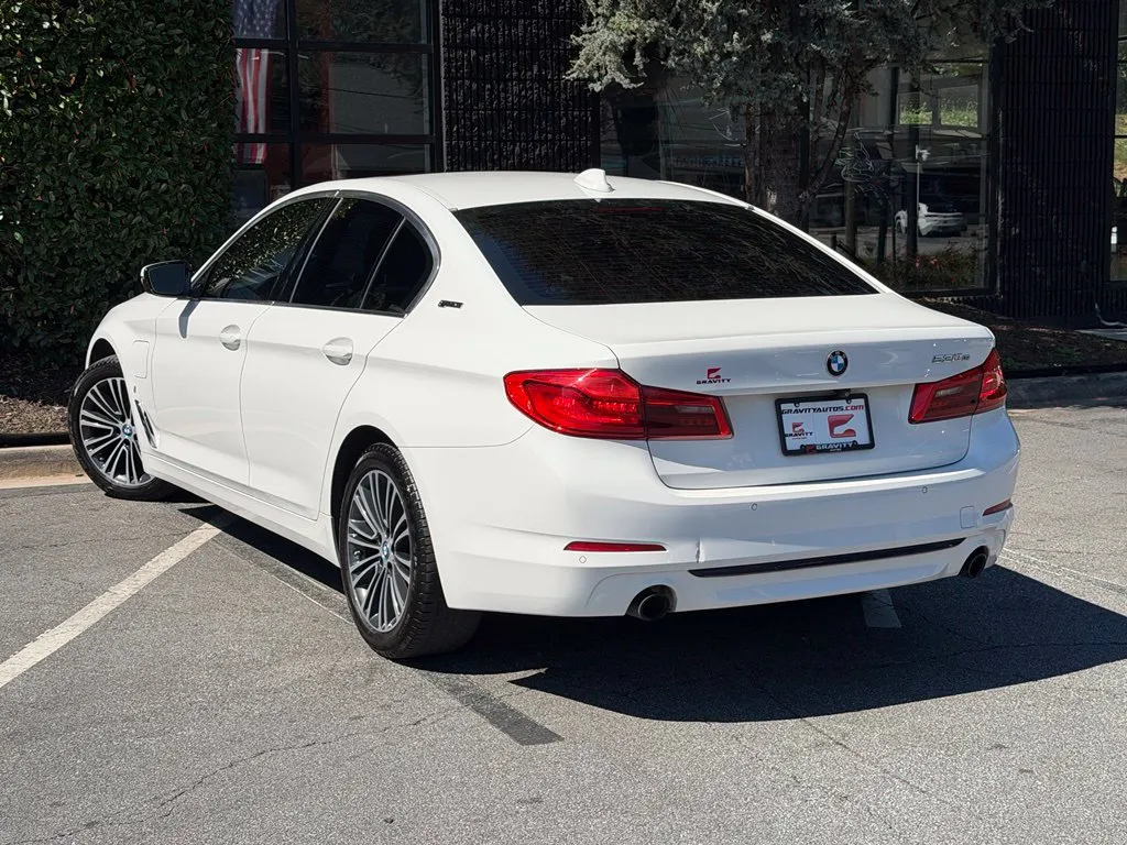 BMW 5 Series photo 19