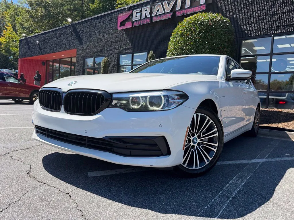 BMW 5 Series photo 2