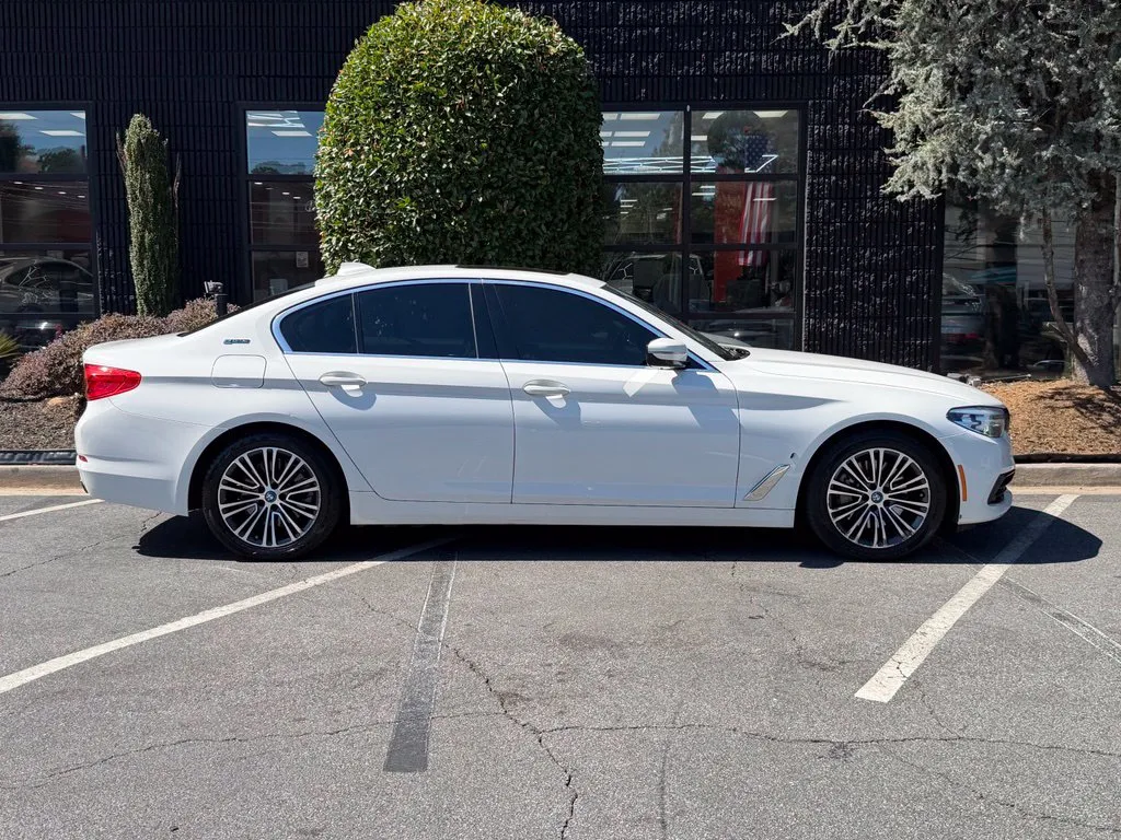BMW 5 Series photo 21