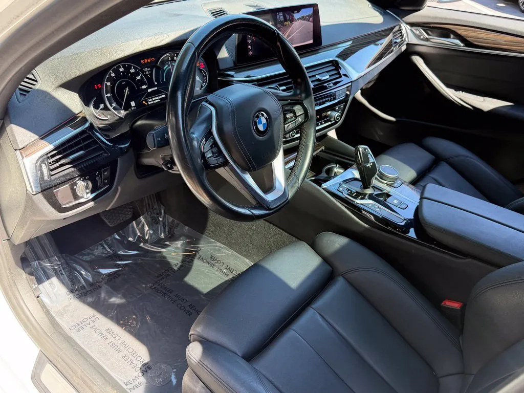 BMW 5 Series photo 24