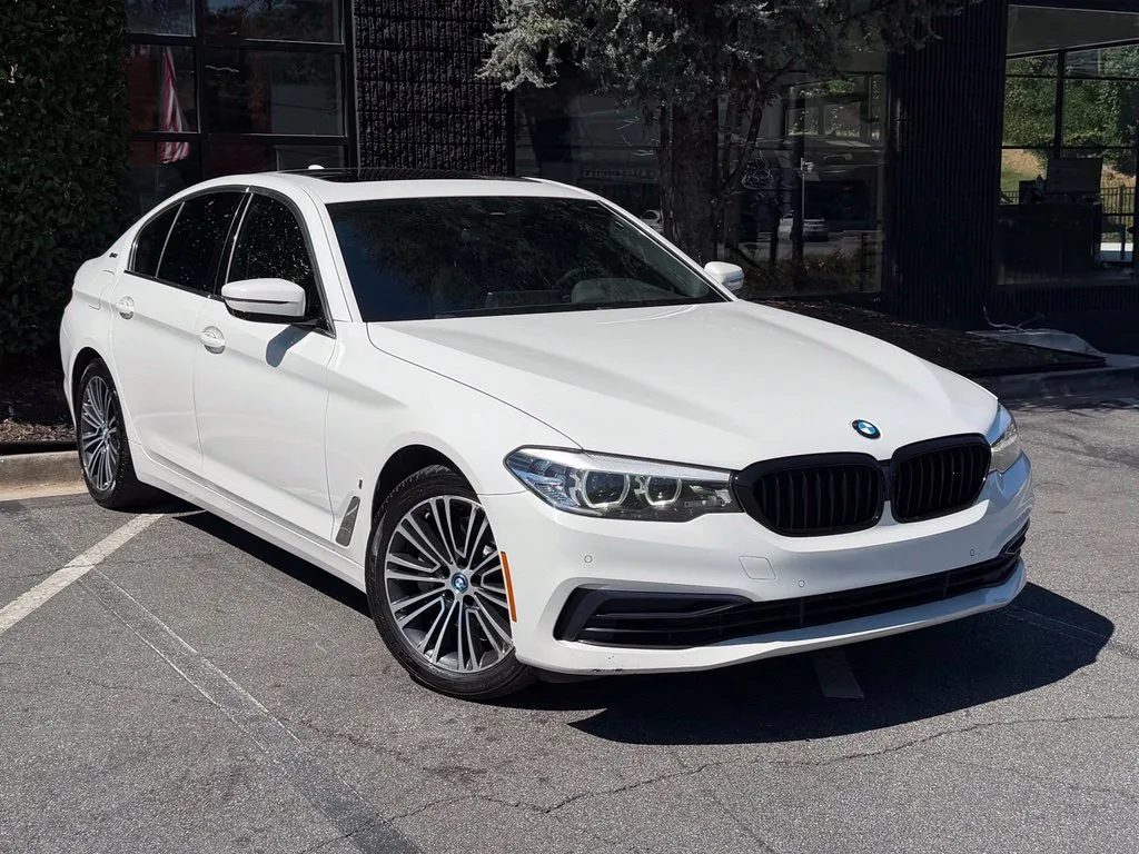 BMW 5 Series photo 7