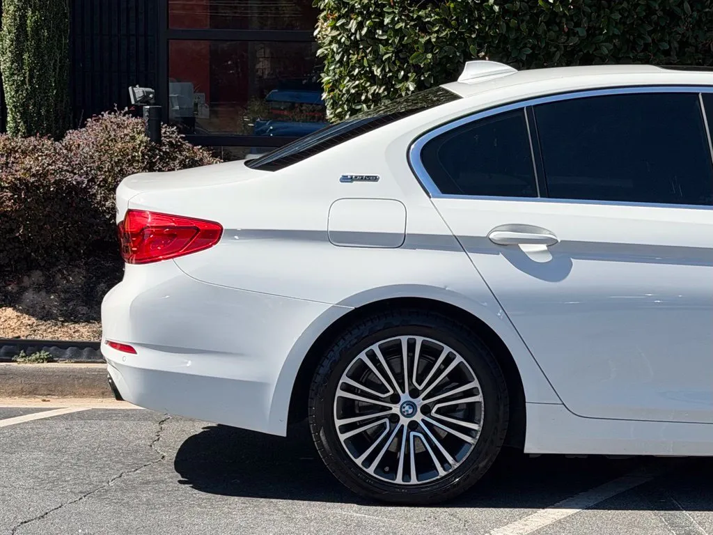 BMW 5 Series photo 22