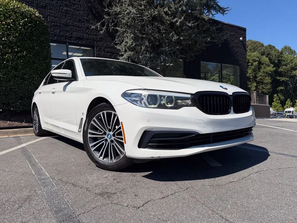 BMW 5 Series photo 8