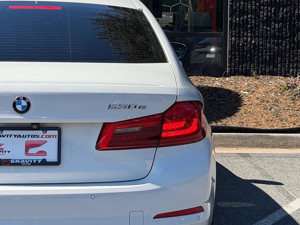 BMW 5 Series photo 16