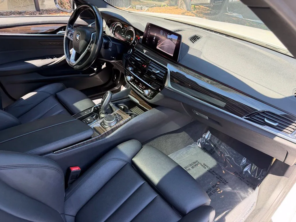 BMW 5 Series photo 33