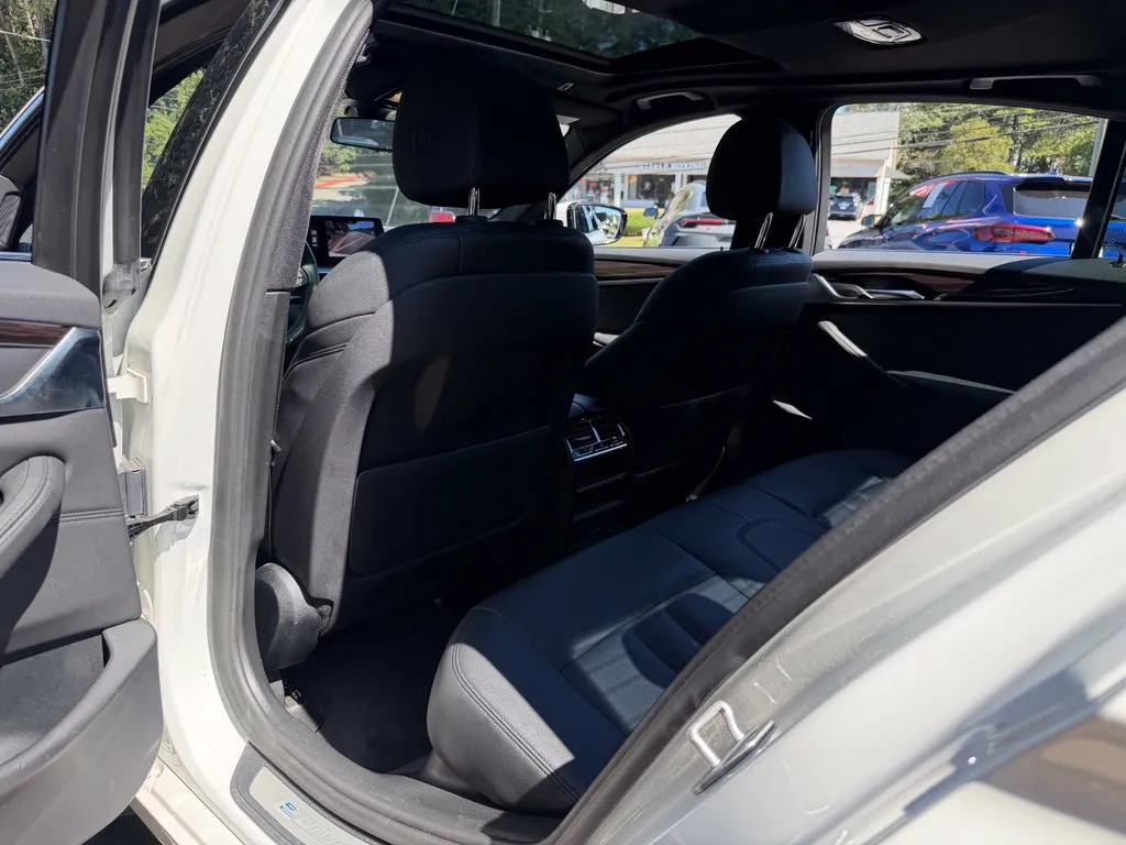 BMW 5 Series photo 31