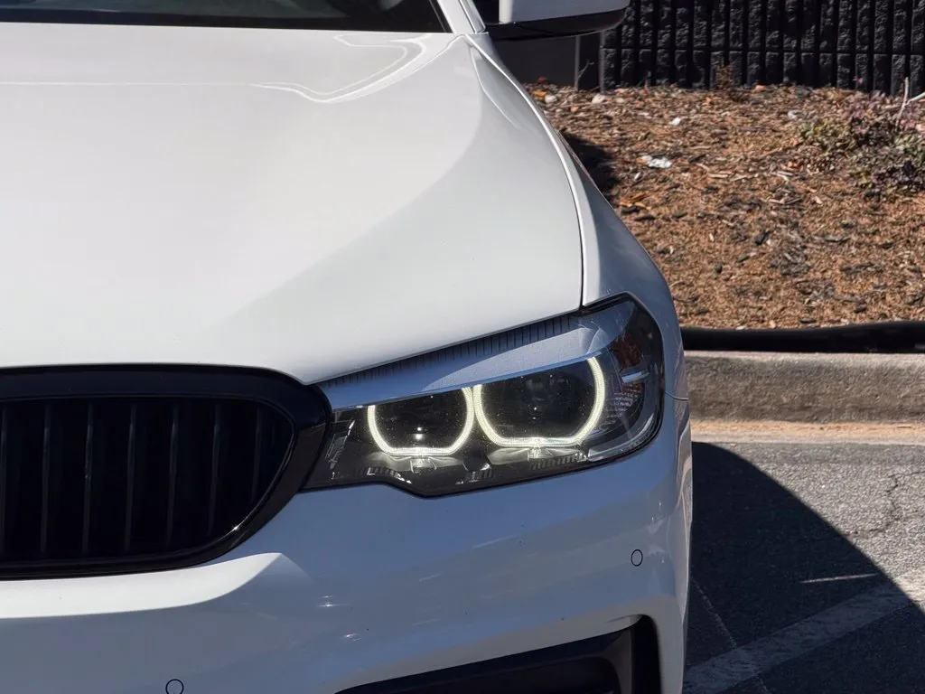 BMW 5 Series photo 5