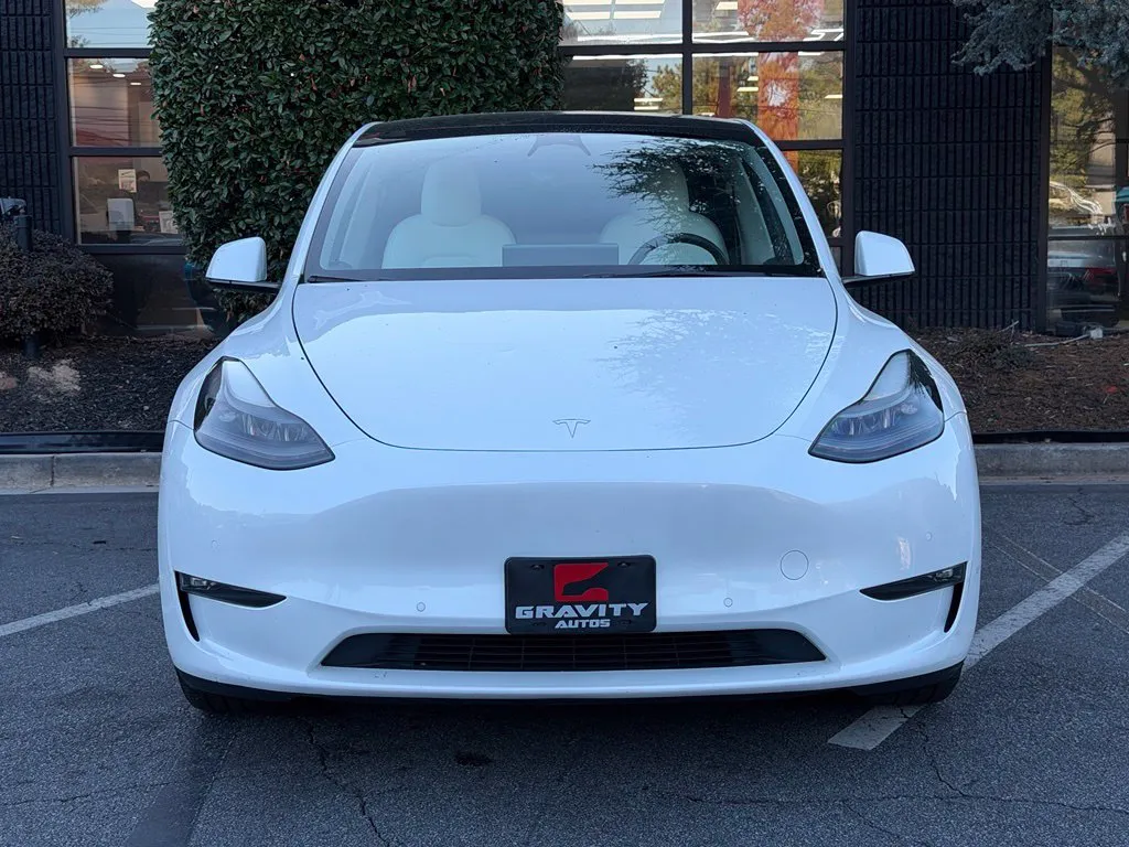 Tesla Model Y photo 3