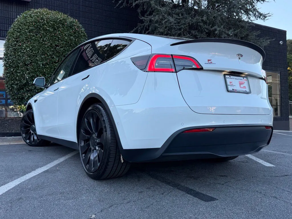 Tesla Model Y photo 20