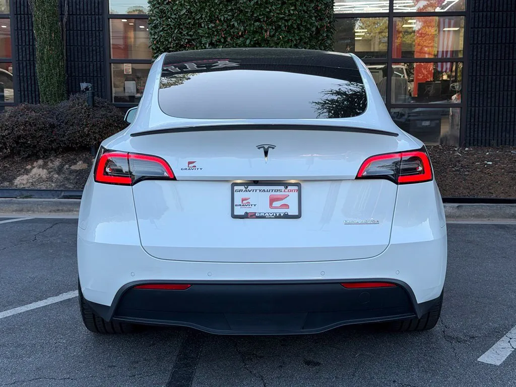 Tesla Model Y photo 14