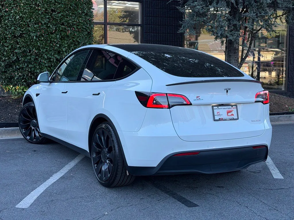 Tesla Model Y photo 19
