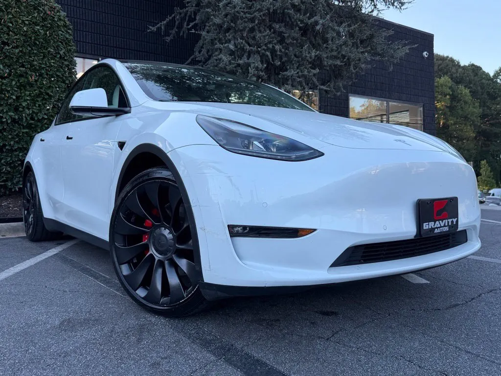 Tesla Model Y photo 8