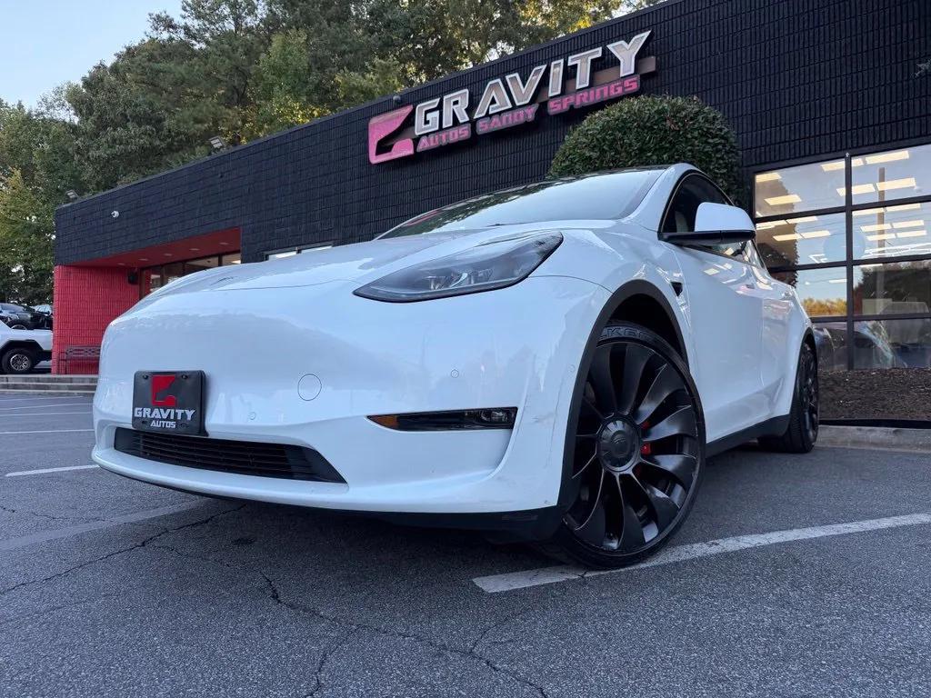Tesla Model Y photo 2