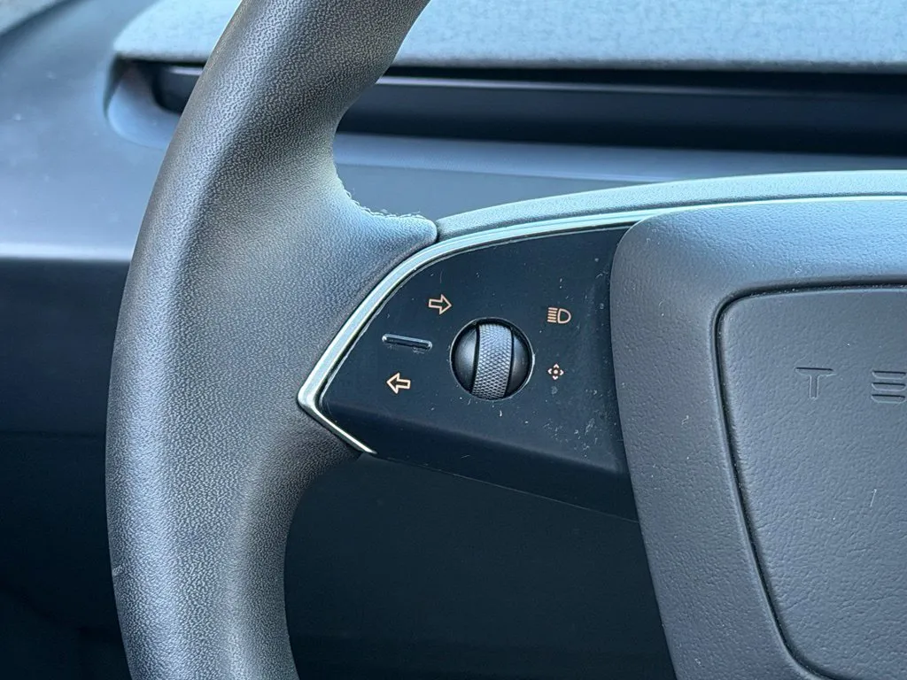 Tesla Model 3 photo 44