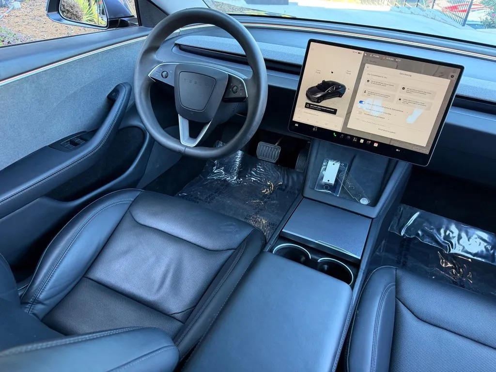 Tesla Model 3 photo 41
