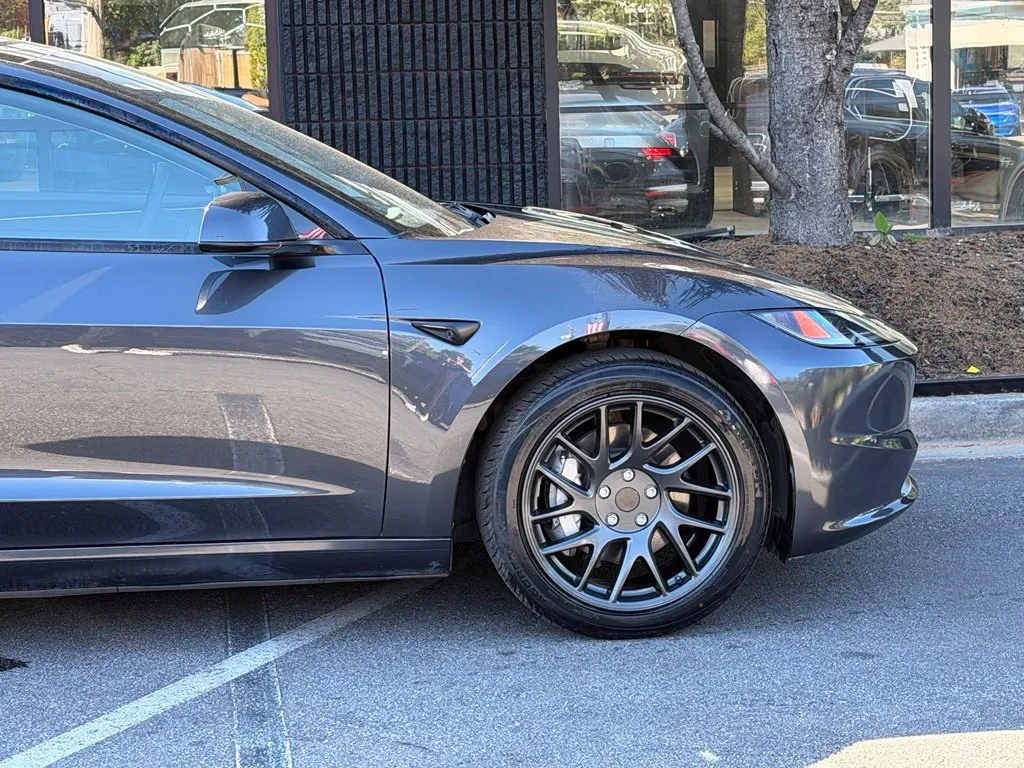 Tesla Model 3 photo 23