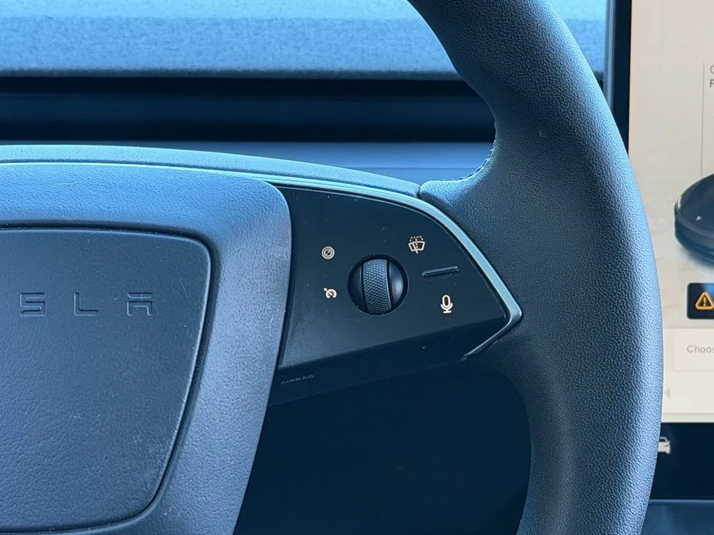 Tesla Model 3 photo 45