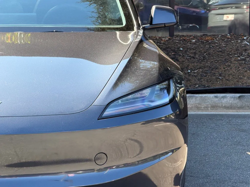 Tesla Model 3 photo 5