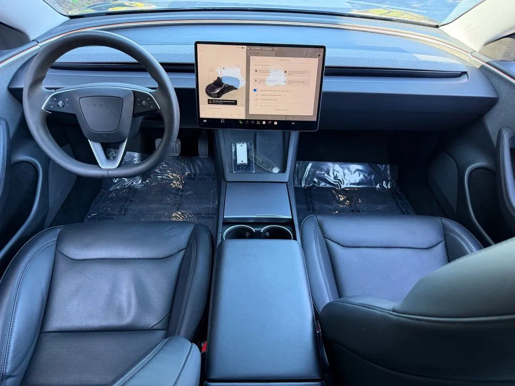 Tesla Model 3 photo 40