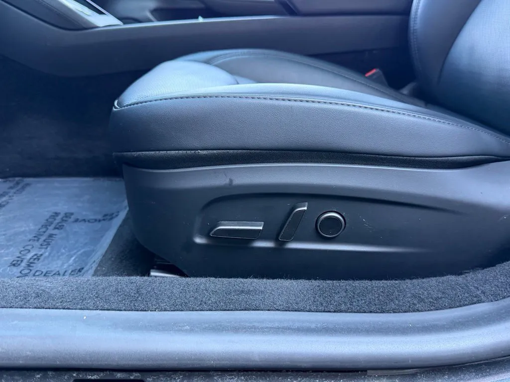 Tesla Model 3 photo 27