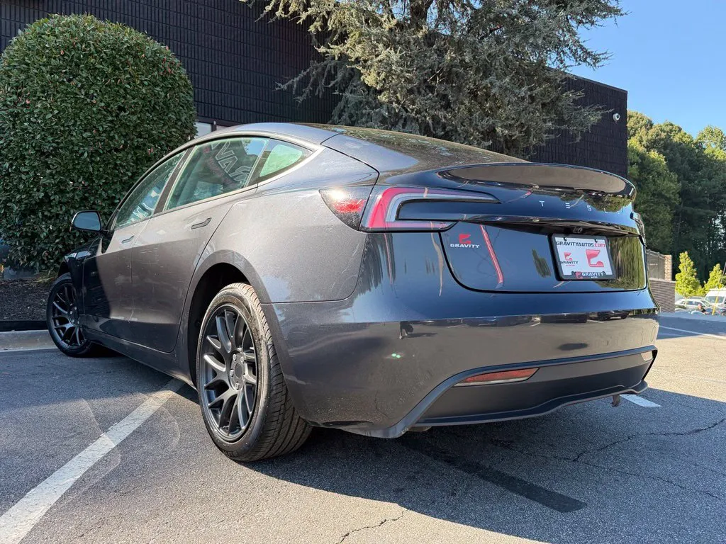 Tesla Model 3 photo 20