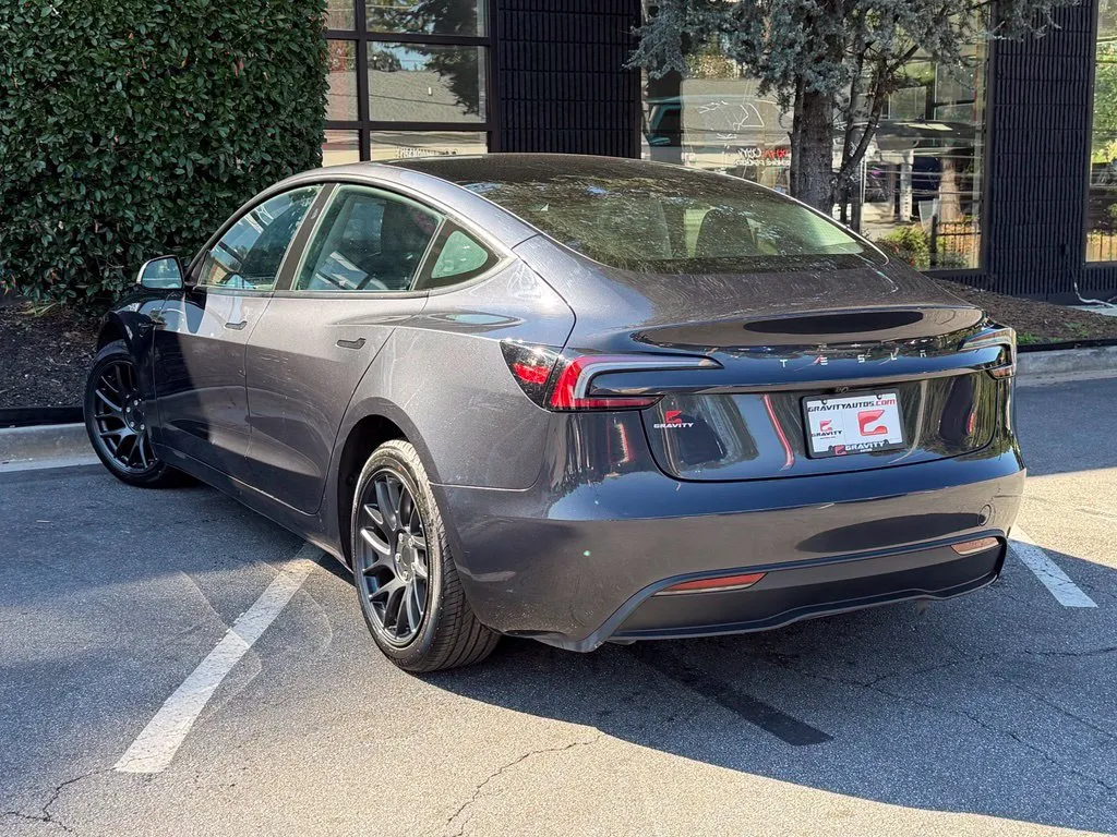 Tesla Model 3 photo 19