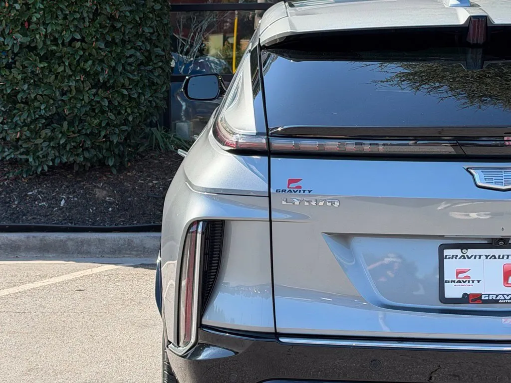 Cadillac Lyriq photo 15