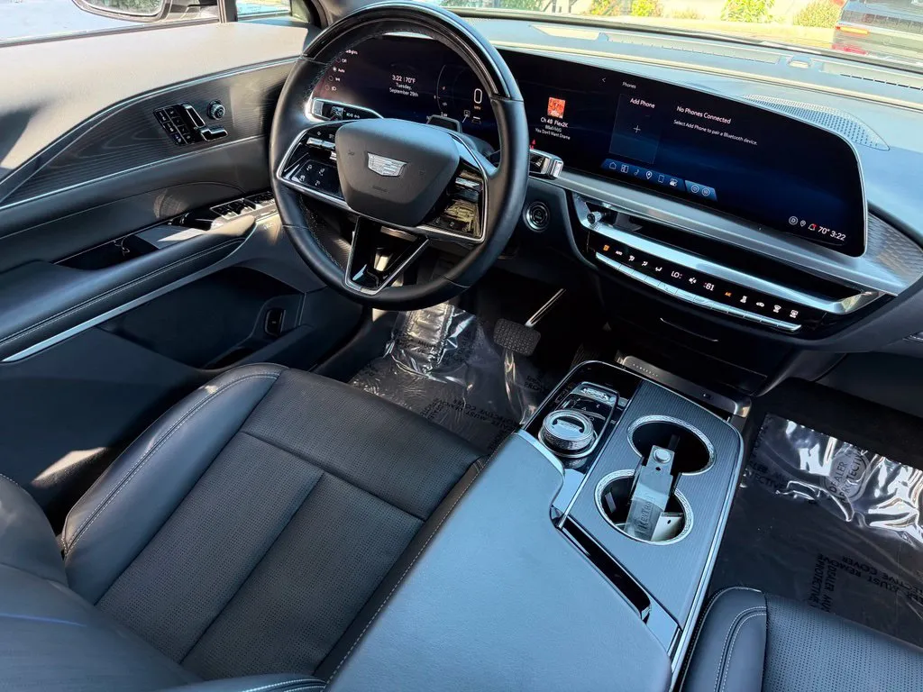 Cadillac Lyriq photo 40