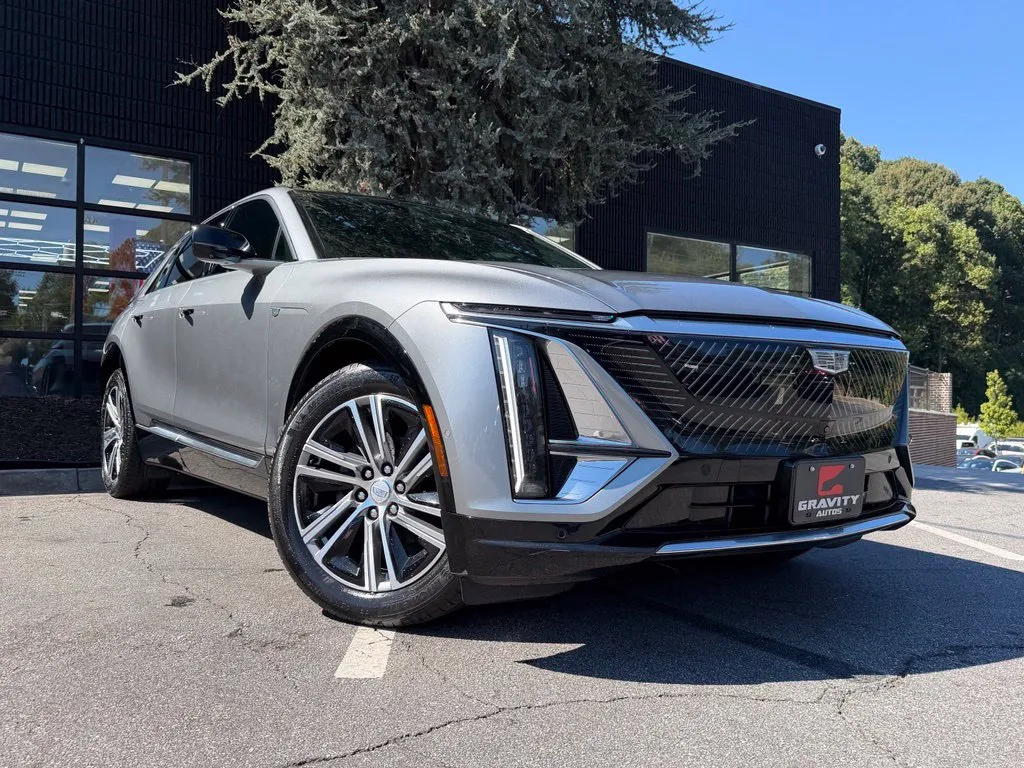 Cadillac Lyriq photo 8