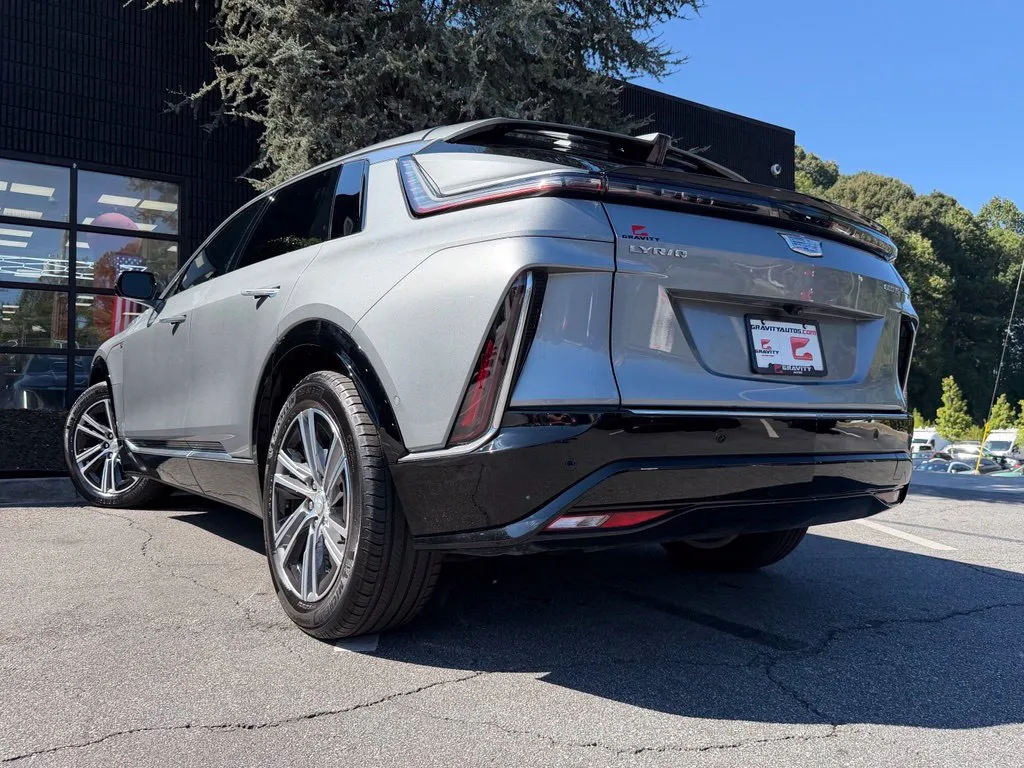 Cadillac Lyriq photo 20