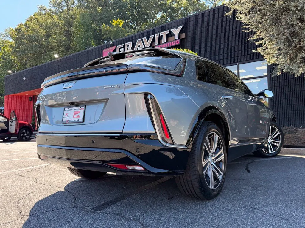 Cadillac Lyriq photo 13