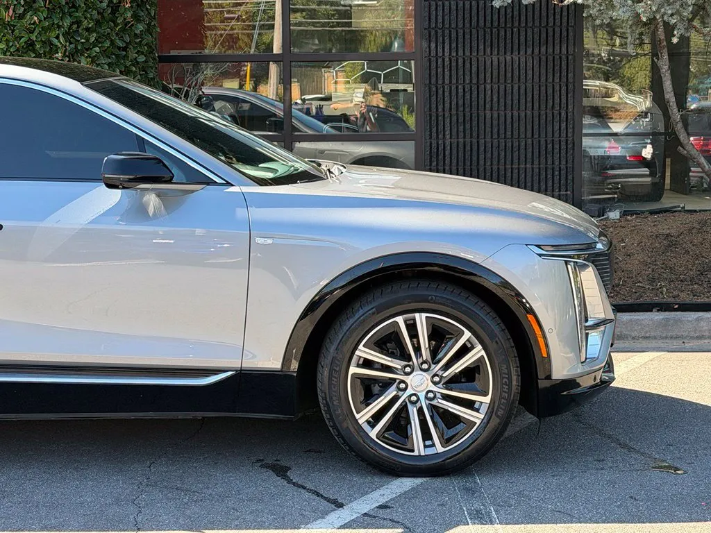 Cadillac Lyriq photo 23