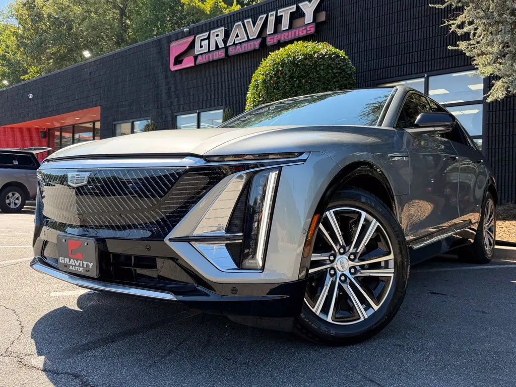 Cadillac Lyriq photo 2