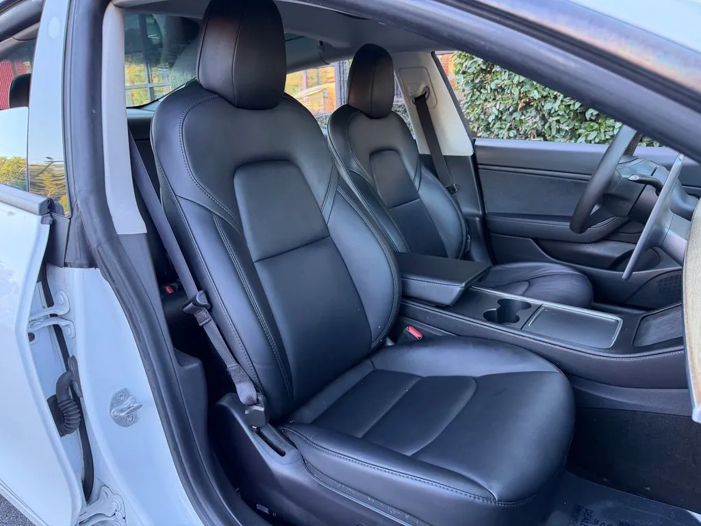 Tesla Model 3 photo 34